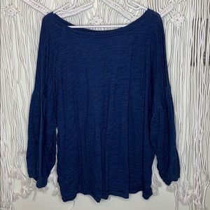 Bell-Sleeve top